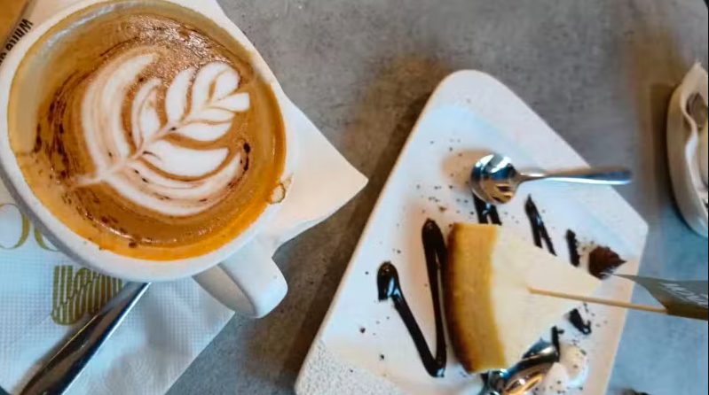 Popular Pakistani Café Sued for Imitating Branding of Global Coffee Chain