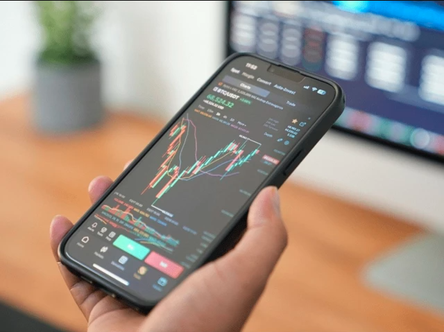 Unregulated Trading Apps Surpass Licensed Markets