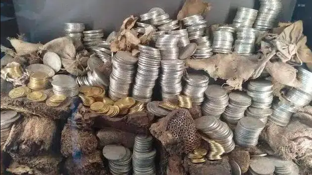 French Museum Robbery Leads to Theft of 2,000 Gold and Silver Coins