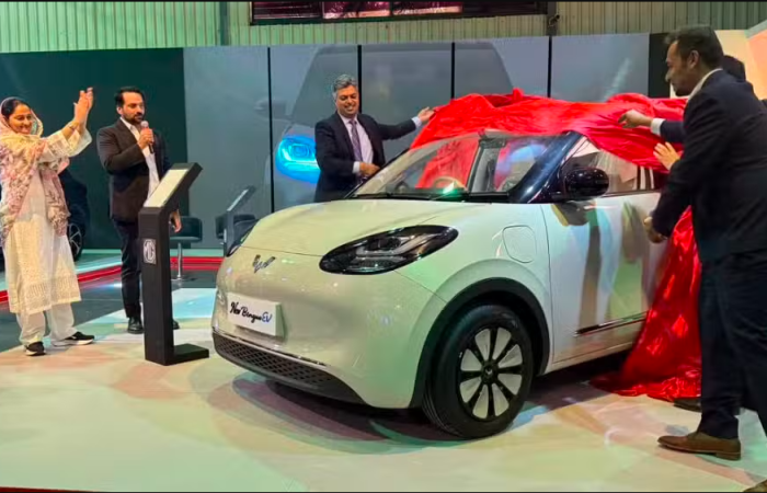 MG Binguo EV, Touted as the ‘Suzuki Alto Killer,’ Makes Its Debut at the Pakistan Auto Show.